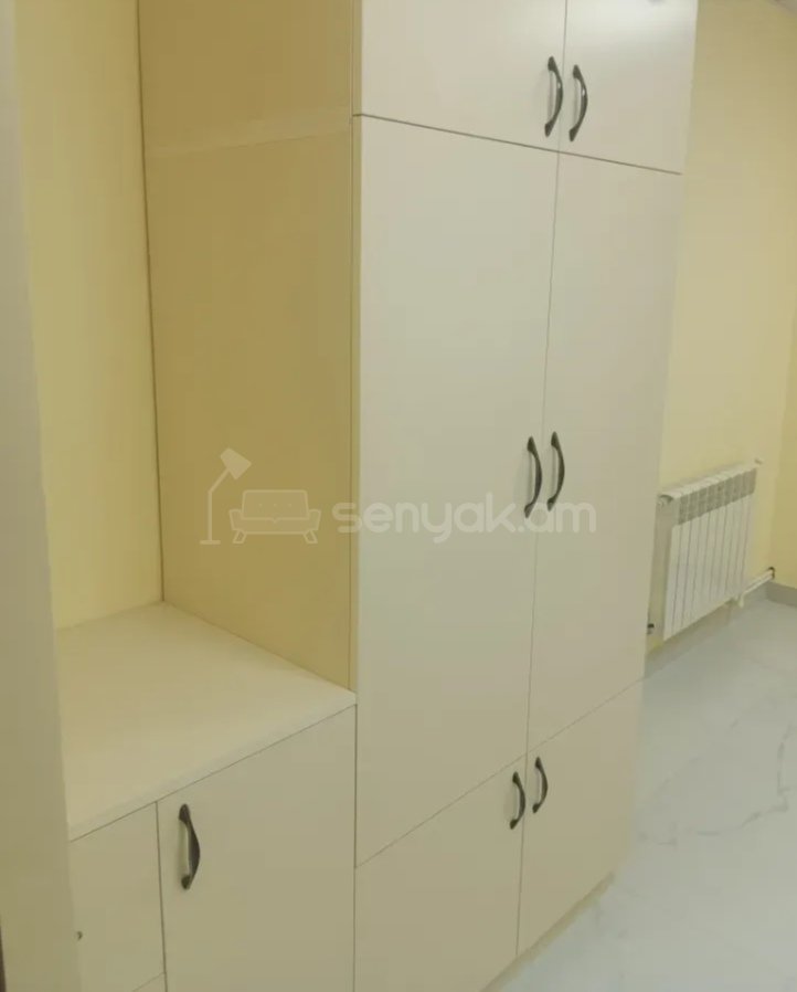 2 Սենյականոց Բնակարան Քարե Շենքում, 65քմ, 4/4 հարկ, Նորմալ Վիճակում, Կահավորված