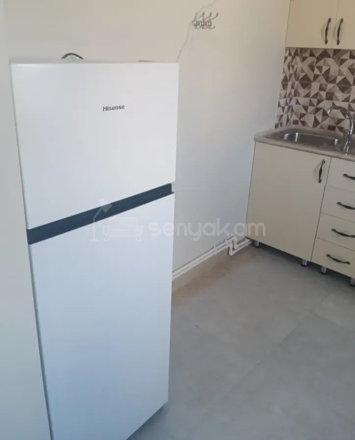 2 Սենյականոց Բնակարան Քարե Շենքում, 65քմ, 4/4 հարկ, Նորմալ Վիճակում, Կահավորված