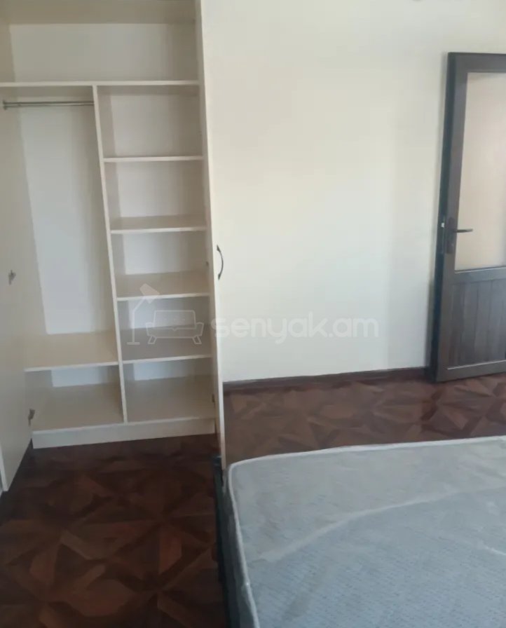2 Սենյականոց Բնակարան Քարե Շենքում, 65քմ, 4/4 հարկ, Նորմալ Վիճակում, Կահավորված