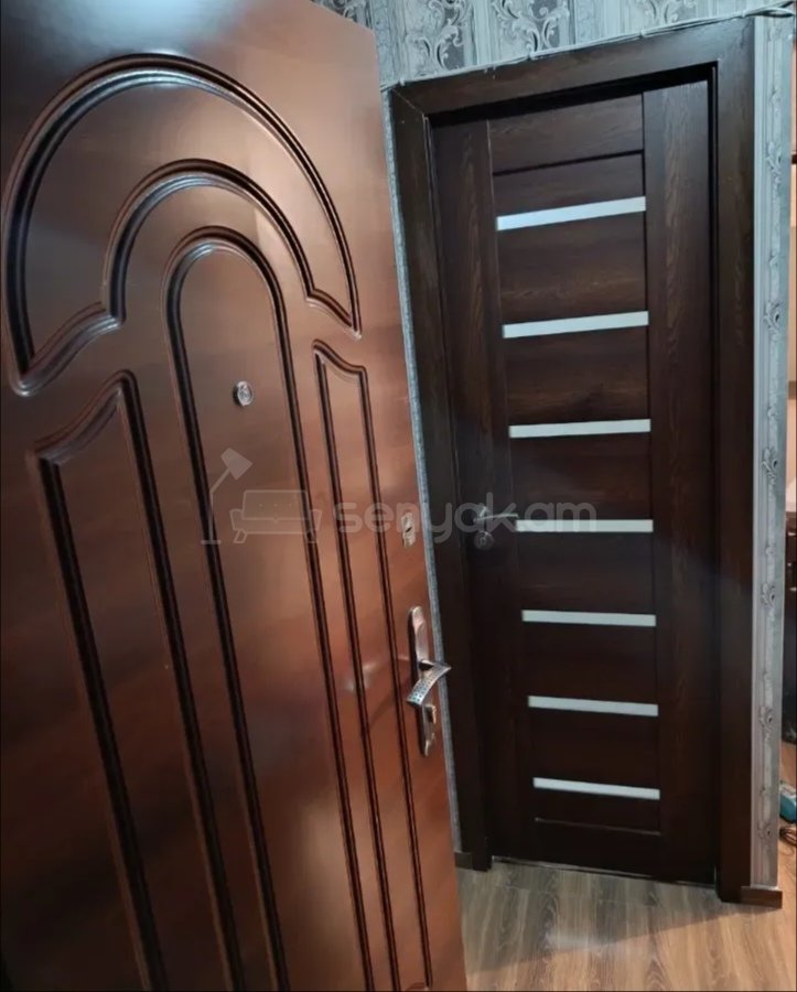 2 Սենյականոց Բնակարան Քարե Շենքում, 40քմ, 4/5 հարկ, Նորմալ Վիճակում, Կահավորված