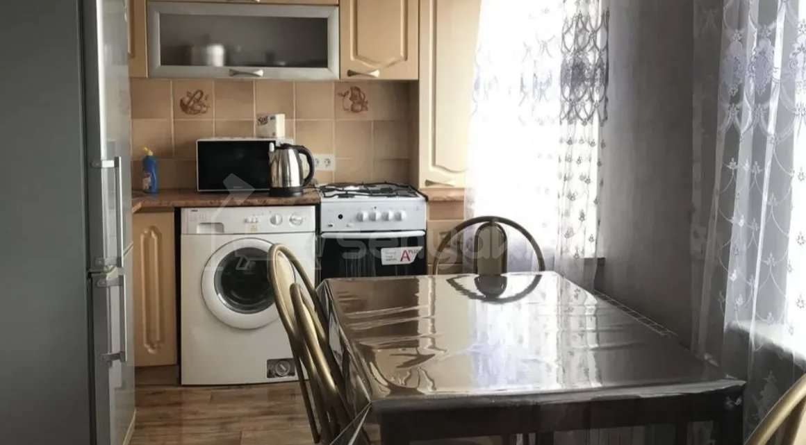 2 Սենյականոց Բնակարան Քարե Շենքում, 40քմ, 1/1 հարկ, Նորմալ Վիճակում, Կահավորված