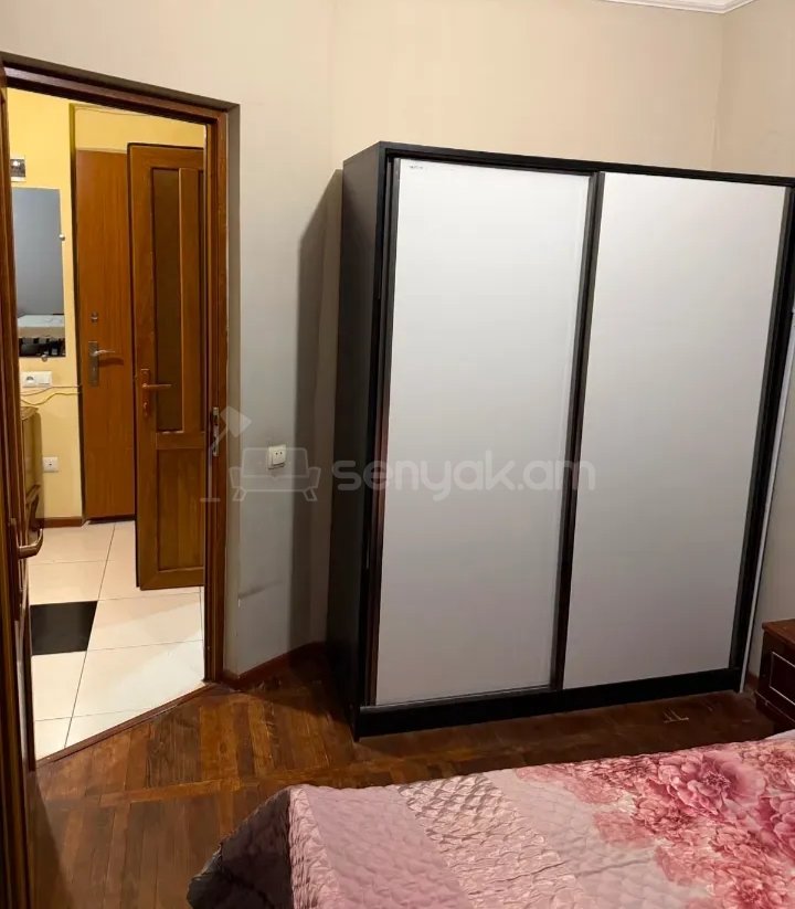 2 Սենյականոց Բնակարան Քարե Շենքում, 56քմ, 5/9 հարկ, Նորմալ Վիճակում, Կահավորված