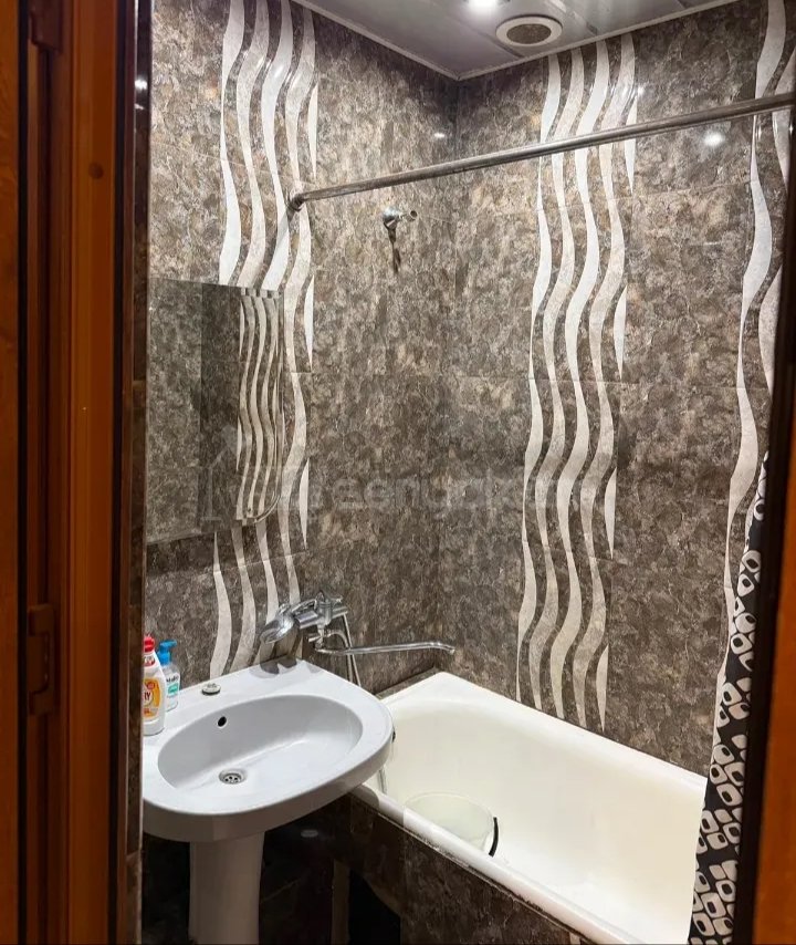 2 Սենյականոց Բնակարան Քարե Շենքում, 56քմ, 5/9 հարկ, Նորմալ Վիճակում, Կահավորված