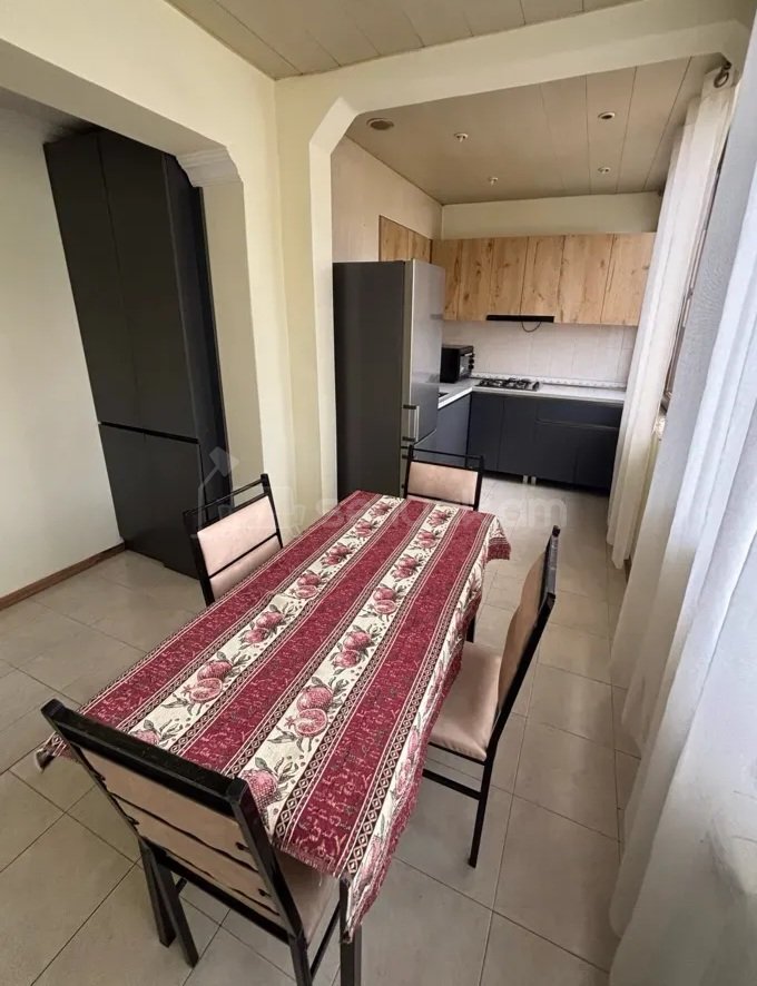 3 Սենյականոց Բնակարան, 75քմ, 4/4 հարկ, Կապիտալ Վերանորոգված, Կահավորված