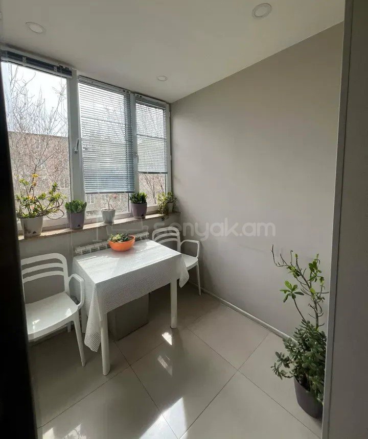 3 Սենյականոց Բնակարան, 74քմ, 3/5 հարկ, Դիզայներական Վերանորոգված