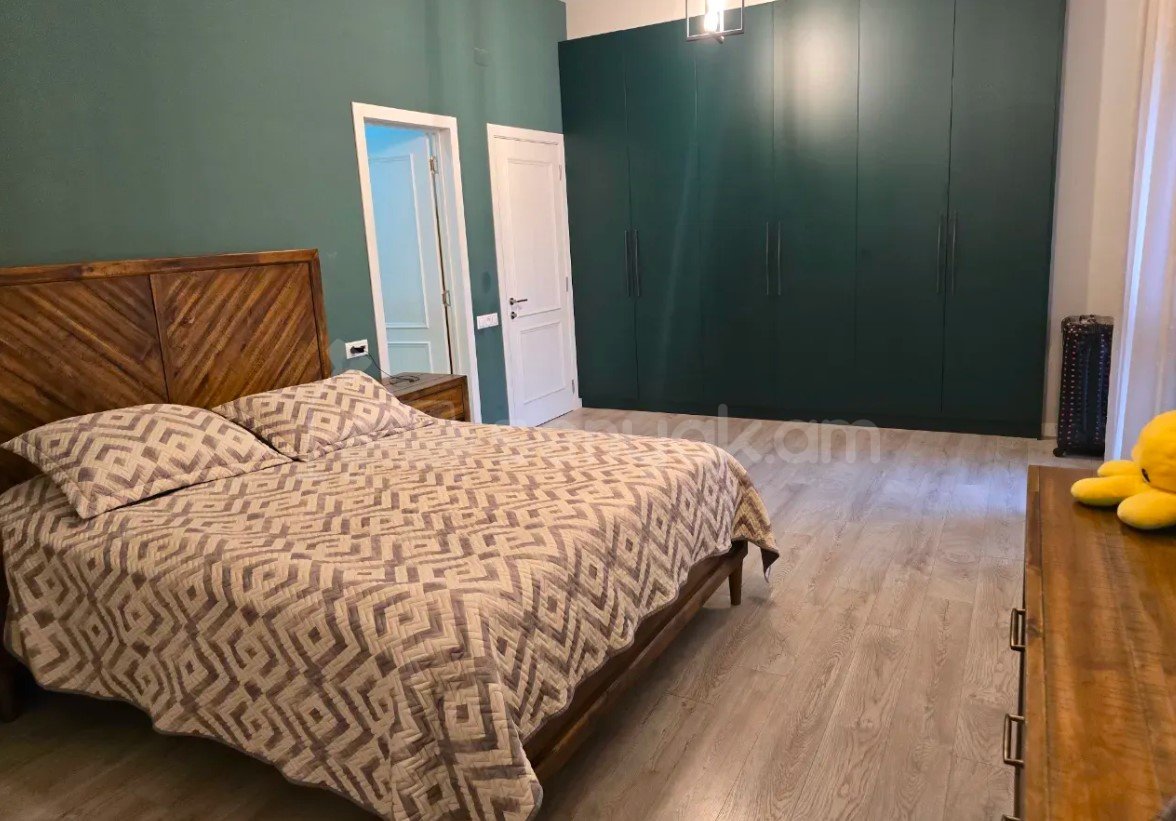 3 Սենյականոց Բնակարան Նորակառույցում, 99քմ, 8/17 հարկ, Կապիտալ Վերանորոգված