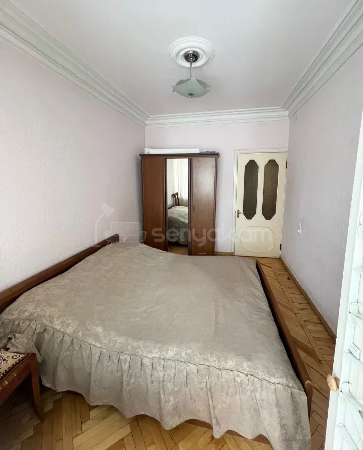 3 Սենյականոց Բնակարան Քարե Շենքում, 75քմ, 1/5 հարկ, Կապիտալ Վերանորոգված, Կահավորված