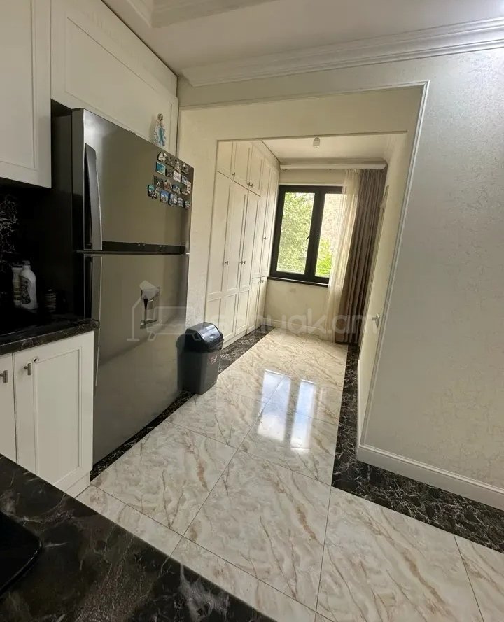 2 Սենյականոց Բնակարան Քարե Շենքում, 46քմ, 3/5 հարկ, Կապիտալ Վերանորոգված