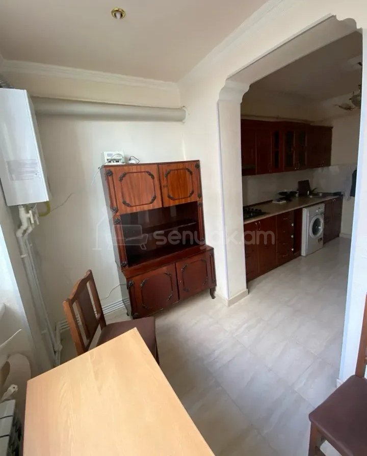 2 Սենյականոց Բնակարան Քարե Շենքում, 60քմ, 3/5 հարկ, Նորմալ Վիճակում