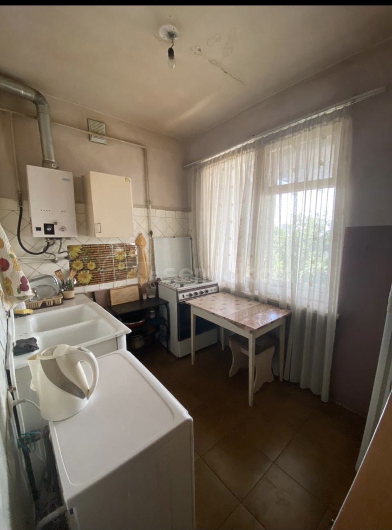 2 Սենյականոց Բնակարան Քարե Շենքում, 30քմ, 3/5 հարկ, Կոսմետիկ Վերանորոգված, Մասամբ Կահավորված, Արևկող