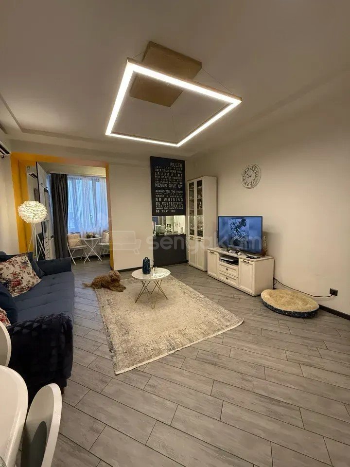 2 Սենյականոց Բնակարան Քարե Շենքում, 47քմ, 3/4 հարկ, Կապիտալ Վերանորոգված
