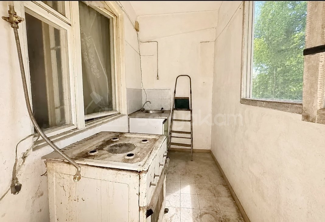 2 Սենյականոց Բնակարան Քարե Շենքում, 46քմ, 2/5 հարկ, Պետական Վիճակում
