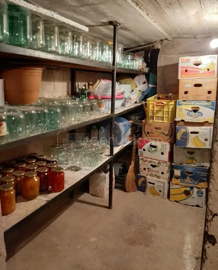 4 Սենյականոց Բնակարան Քարե Շենքում, 103քմ, 2/5 հարկ, Կապիտալ Վերանորոգված