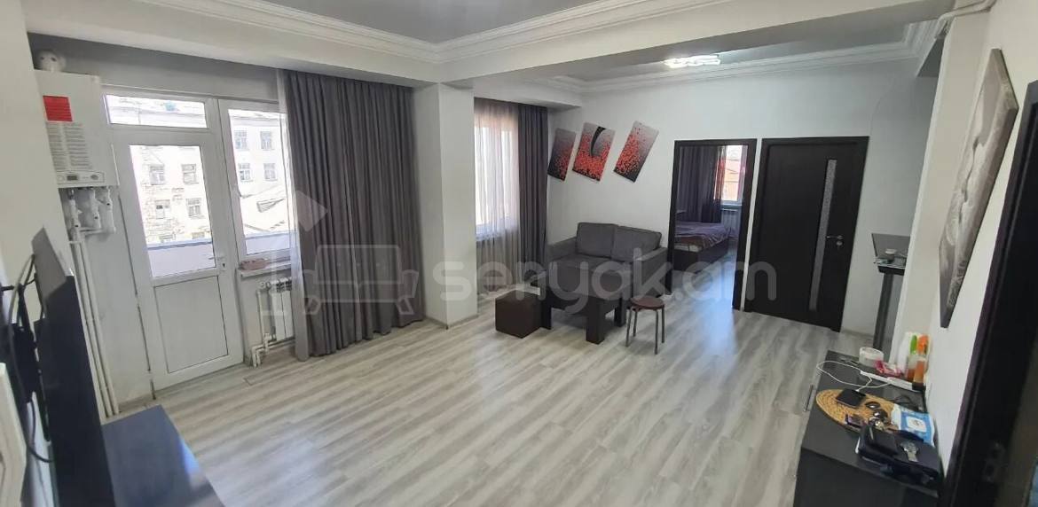 3 Սենյականոց Բնակարան Քարե Շենքում, 60քմ, 3/5 հարկ, Կապիտալ Վերանորոգված, Կահավորված