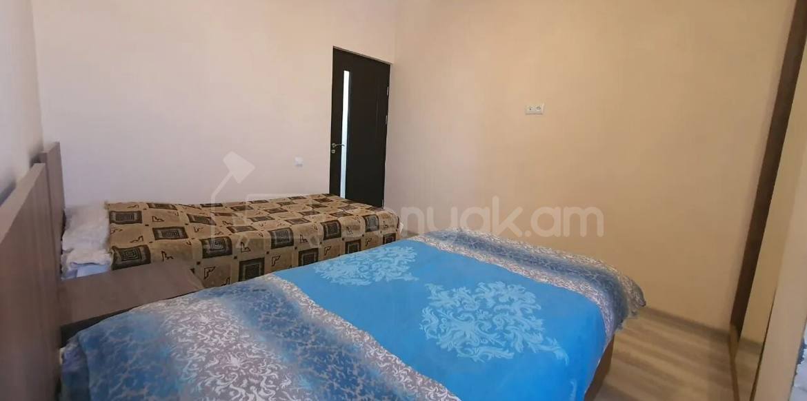 3 Սենյականոց Բնակարան Քարե Շենքում, 60քմ, 3/5 հարկ, Կապիտալ Վերանորոգված, Կահավորված