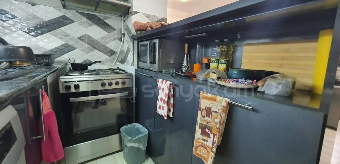 3 Սենյականոց Բնակարան Քարե Շենքում, 60քմ, 3/5 հարկ, Կապիտալ Վերանորոգված, Կահավորված