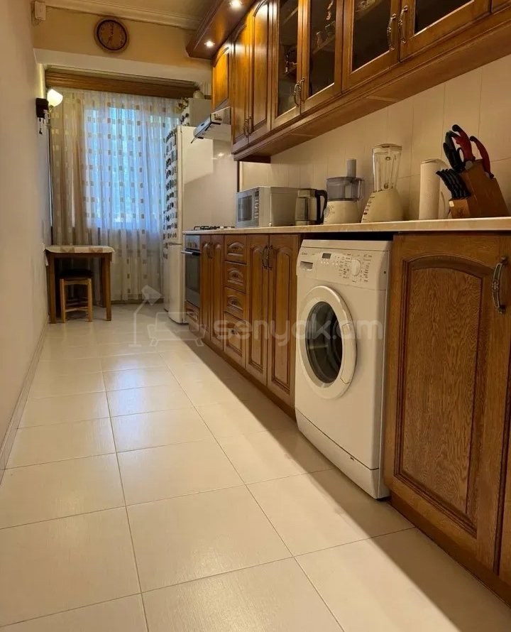 4 Սենյականոց Բնակարան, 103քմ, 2/5 հարկ, Նորմալ Վիճակում