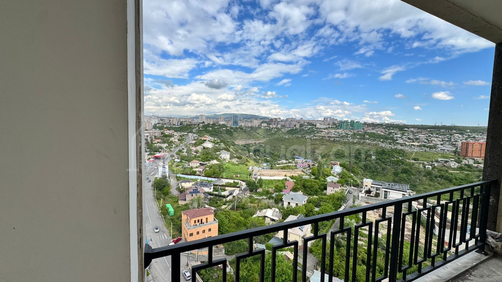 3 Սենյականոց Բնակարան Նորակառույցում, 98քմ, 16/16 հարկ, Զրոյական Վիճակում