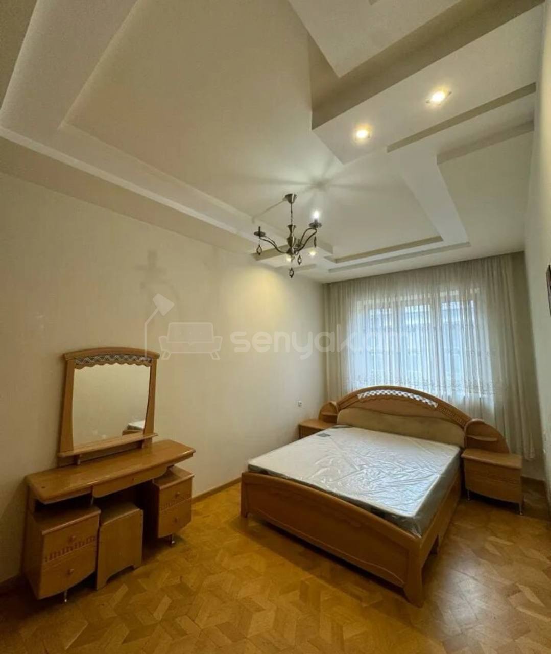 4 Սենյականոց Բնակարան Քարե Շենքում, 90քմ, 5/6 հարկ, Կապիտալ Վերանորոգված, Կահավորված