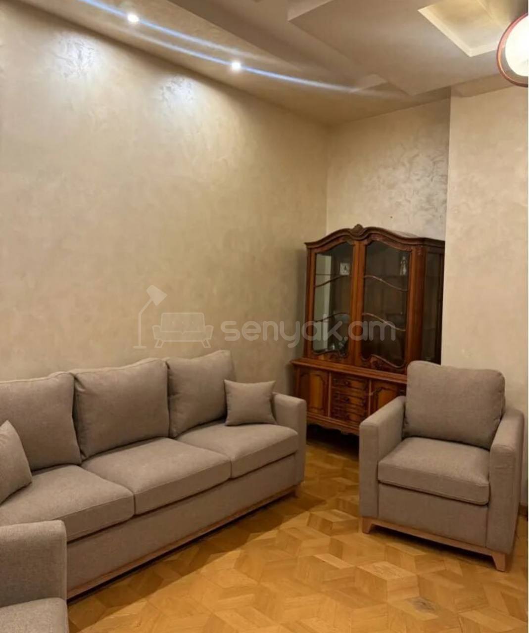 4 Սենյականոց Բնակարան Քարե Շենքում, 90քմ, 5/6 հարկ, Կապիտալ Վերանորոգված, Կահավորված