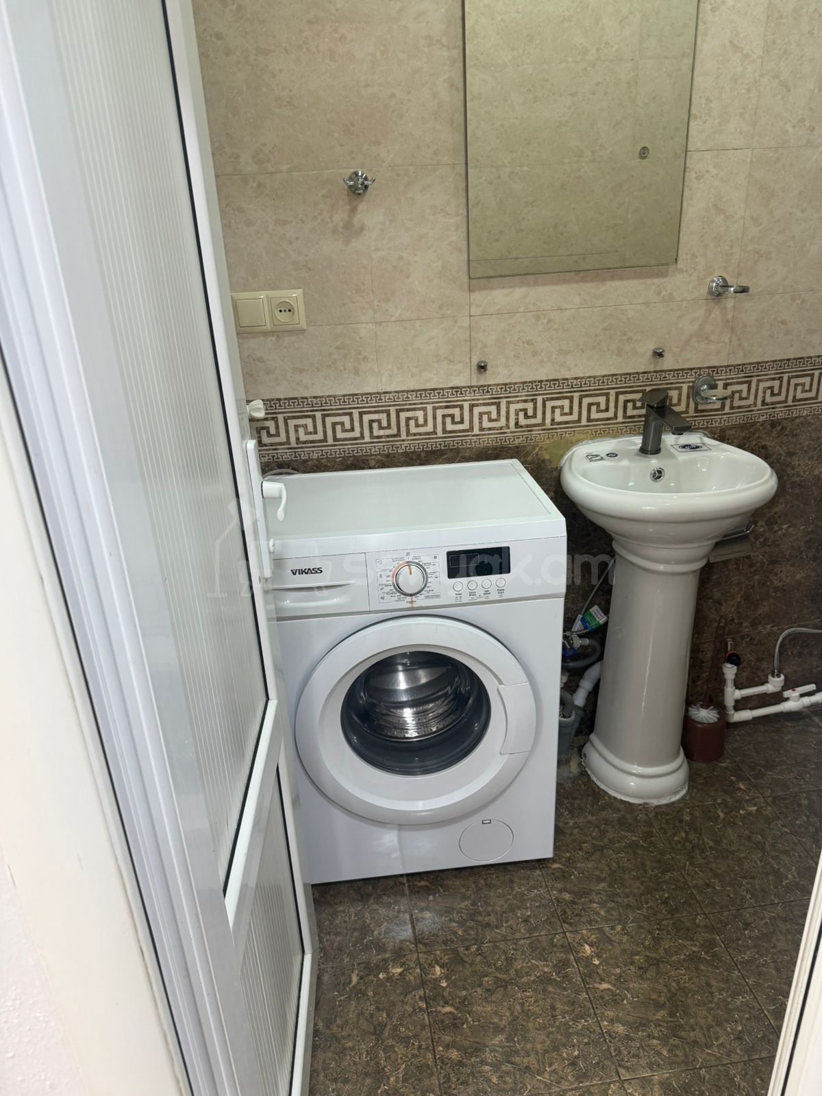 3 Սենյականոց Բնակարան Քարե Շենքում, 60քմ, 1/1 հարկ, Կապիտալ Վերանորոգված, Կահավորված, Արևկող
