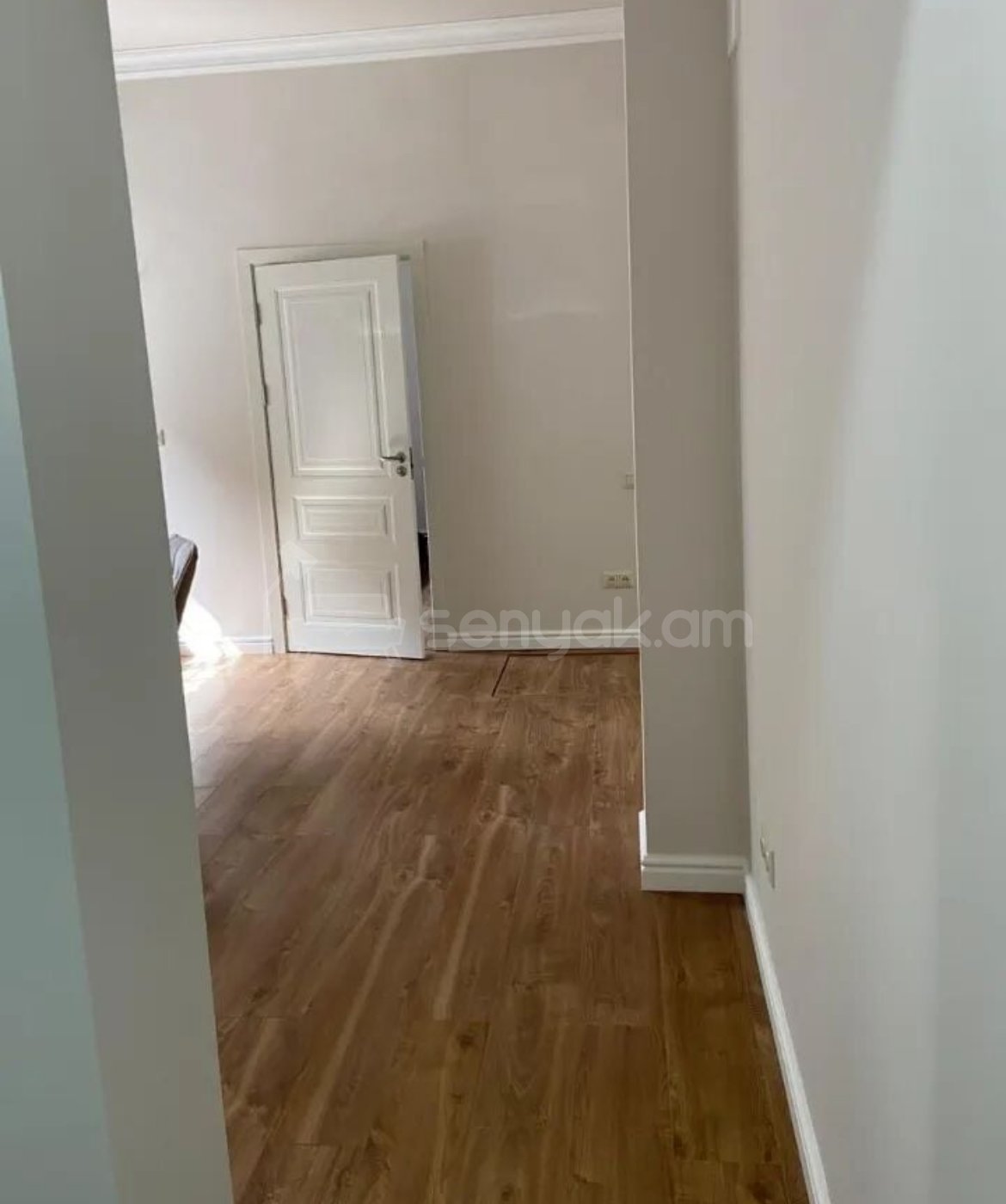 3 Սենյականոց Բնակարան Քարե Շենքում, 75քմ, 1/4 հարկ, Կոսմետիկ Վերանորոգված