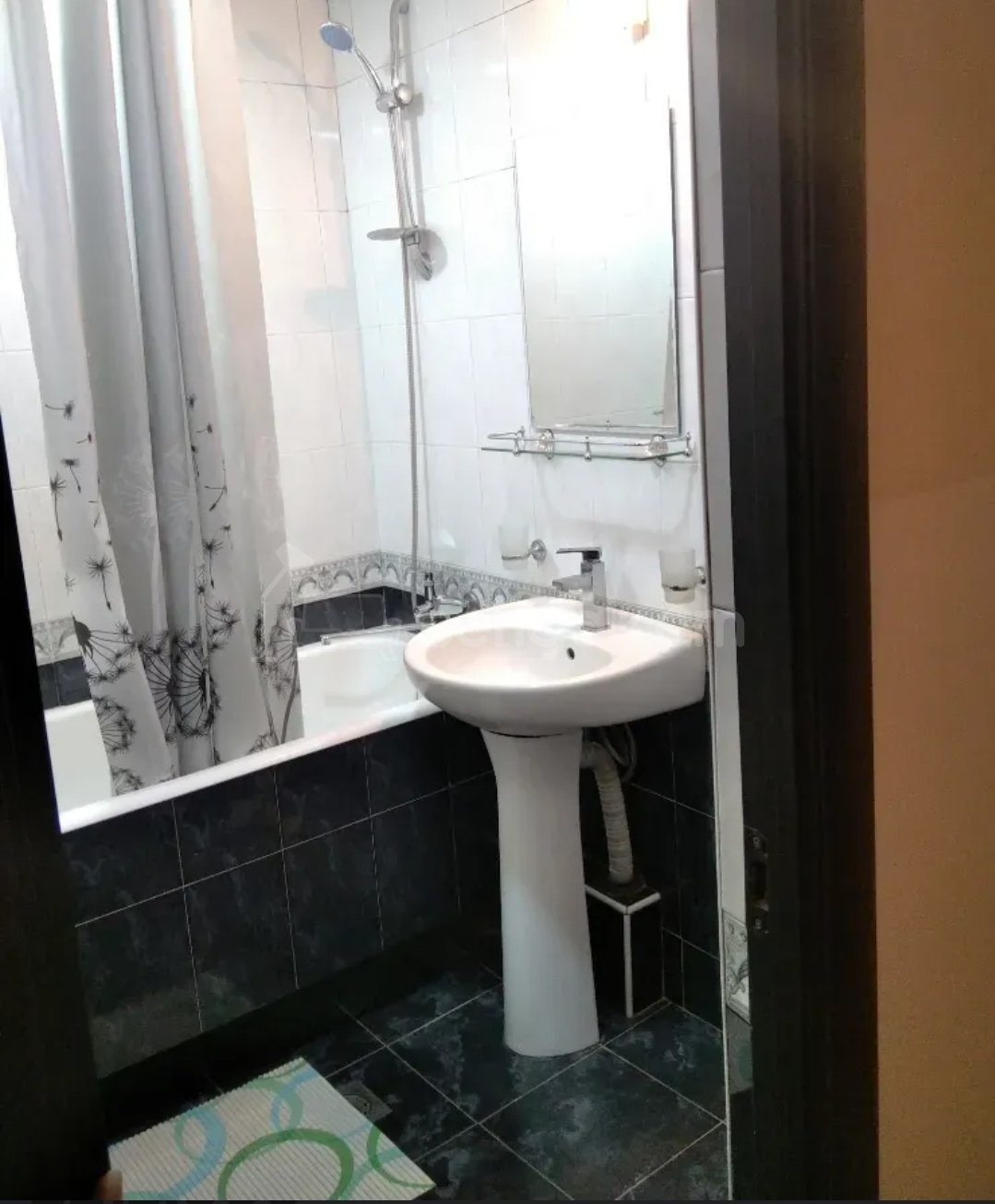 3 Սենյականոց Բնակարան Քարե Շենքում, 77քմ, 3/5 հարկ, Կապիտալ Վերանորոգված