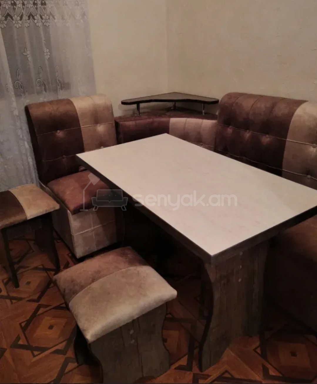 3 Սենյականոց Բնակարան Քարե Շենքում, 77քմ, 3/5 հարկ, Կապիտալ Վերանորոգված