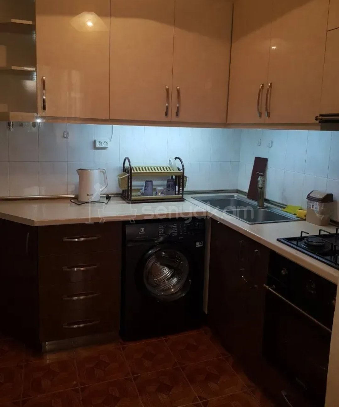 3 Սենյականոց Բնակարան Քարե Շենքում, 77քմ, 3/5 հարկ, Կապիտալ Վերանորոգված