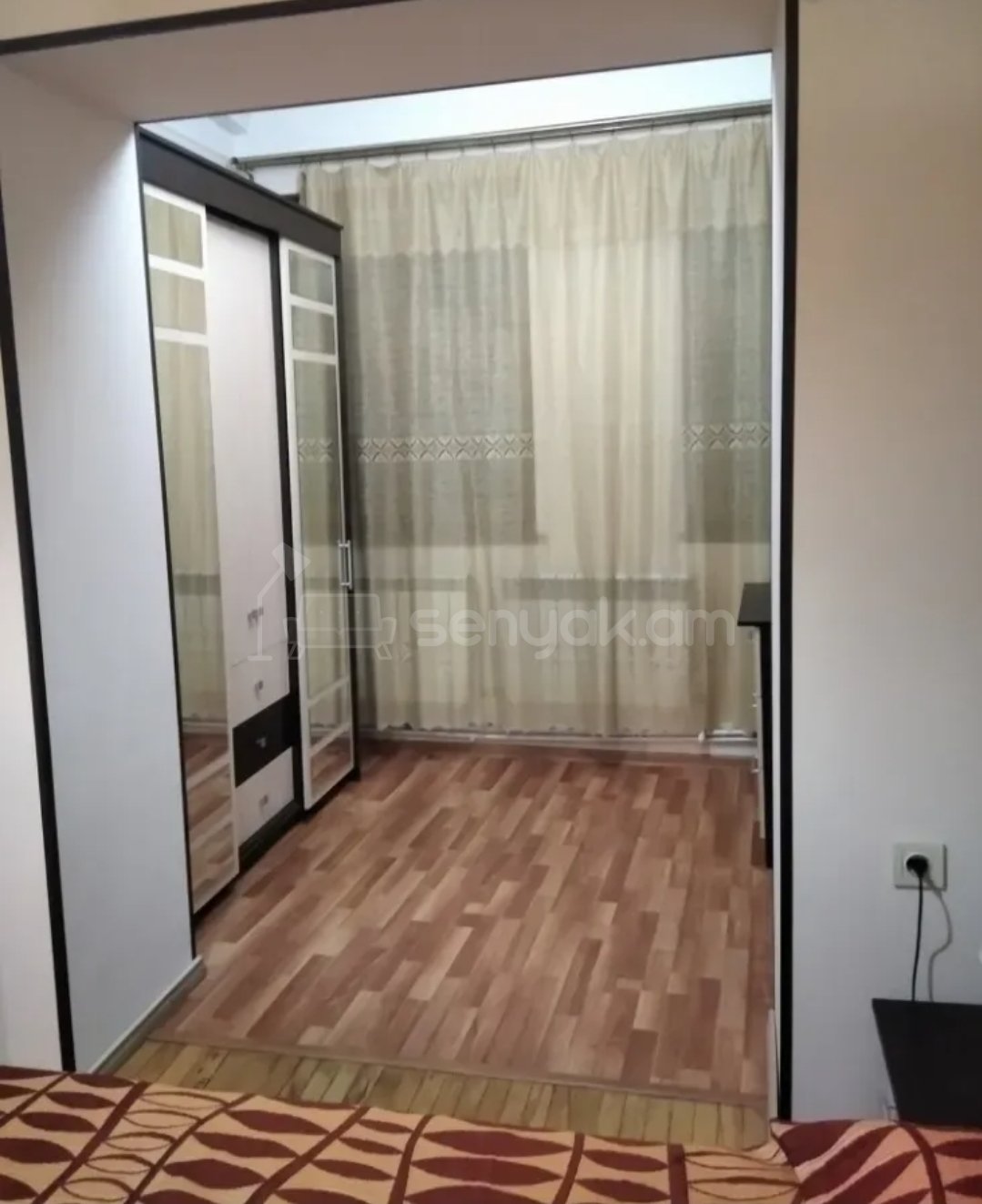 3 Սենյականոց Բնակարան Քարե Շենքում, 77քմ, 3/5 հարկ, Կապիտալ Վերանորոգված