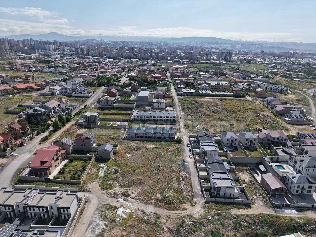 Բնակելի Նշանակության Հողատարածք, 1000քմ, Խմելու Ջրով, Էլեկտրականությամբ, Պարսպապատ