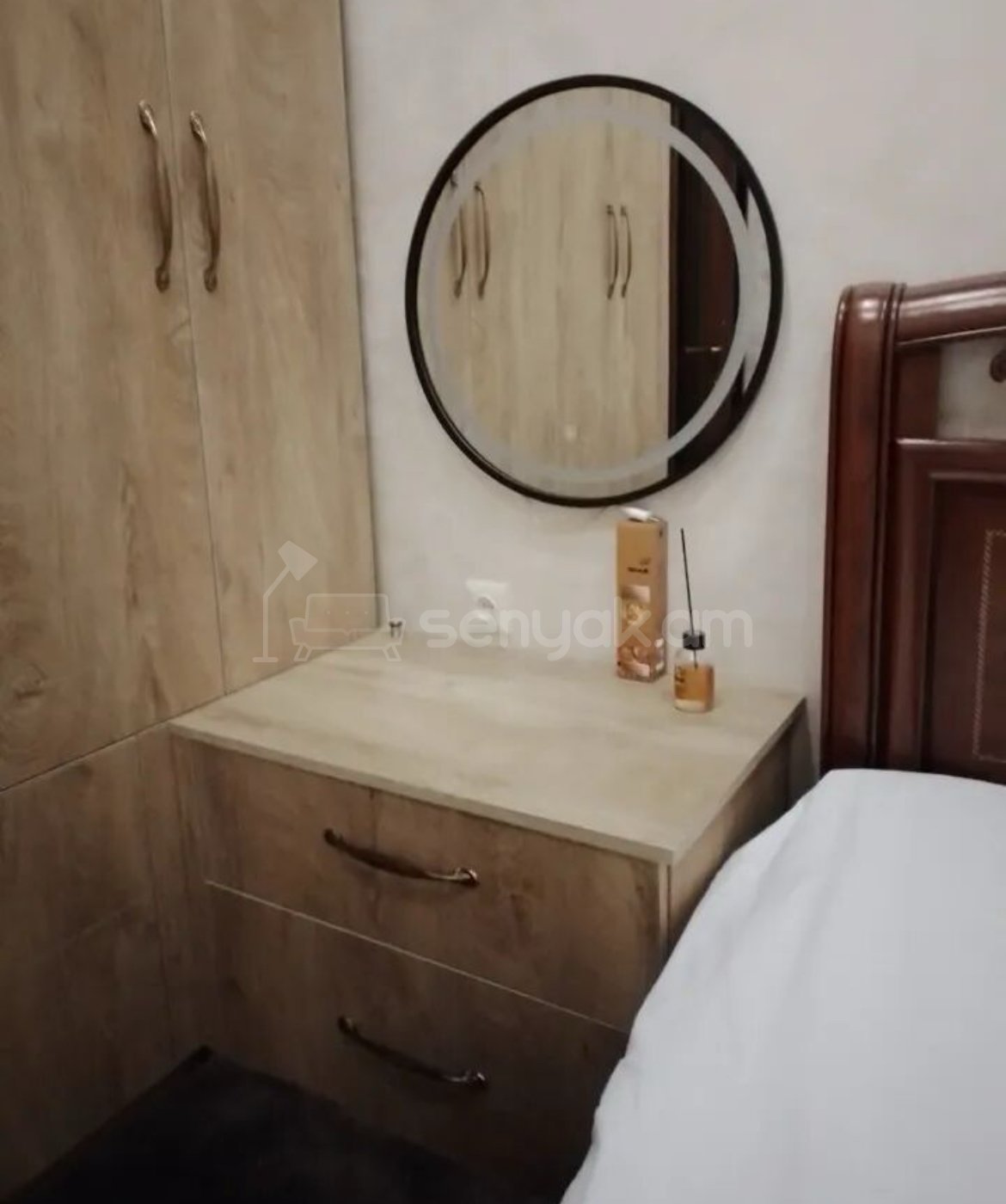3 Սենյականոց Բնակարան Քարե Շենքում, 45քմ, 2/4 հարկ, Դիզայներական Վերանորոգված, Կահավորված