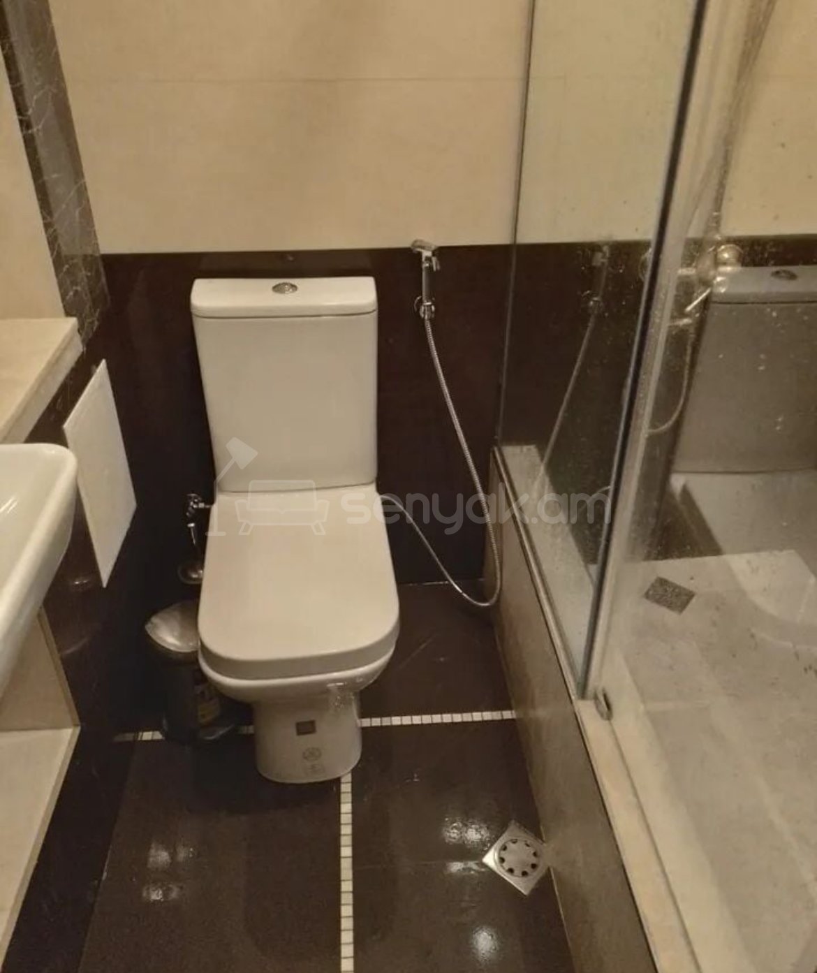 3 Սենյականոց Բնակարան Քարե Շենքում, 45քմ, 2/4 հարկ, Դիզայներական Վերանորոգված, Կահավորված