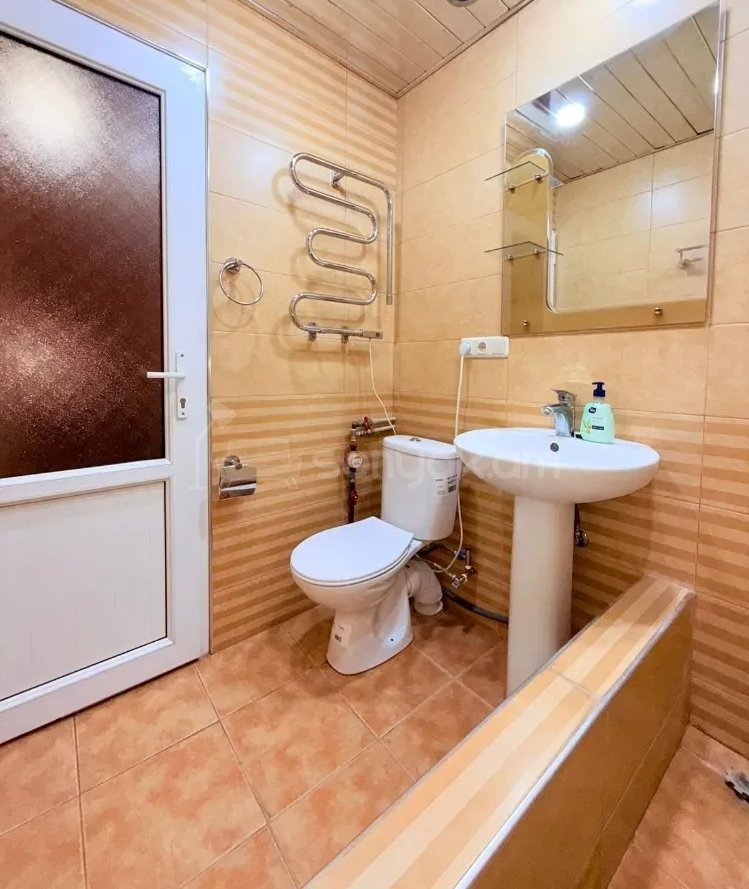 1 Սենյականոց Բնակարան Քարե Շենքում, 32քմ, 5/5 հարկ, Կապիտալ Վերանորոգված