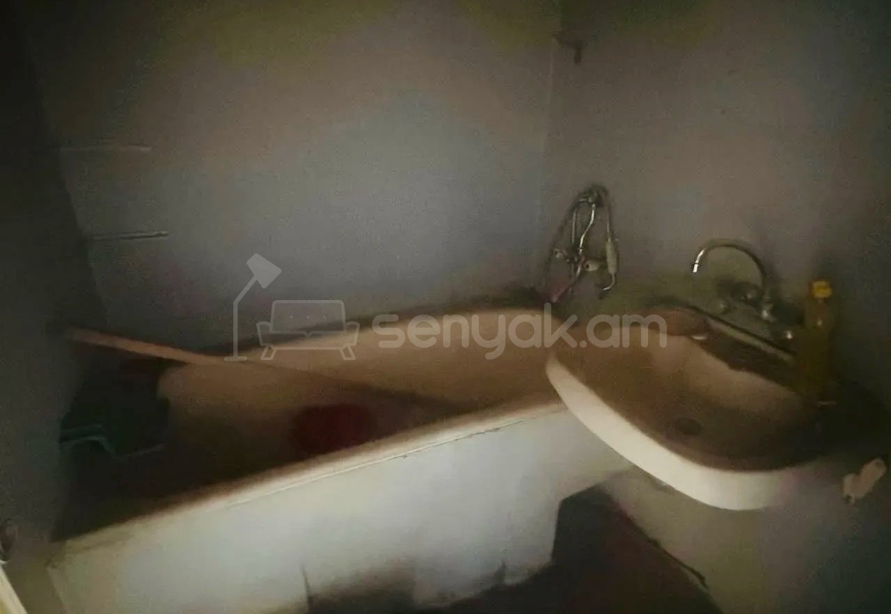 2 Սենյականոց Բնակարան, 65քմ, 3/10 հարկ, Պետական Վիճակում