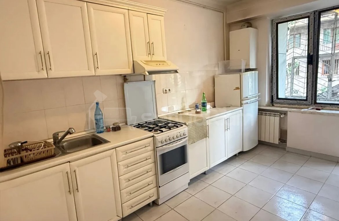 2 Սենյականոց Բնակարան Քարե Շենքում, 80քմ, 2/4 հարկ, Կոսմետիկ Վերանորոգված, Կահավորված