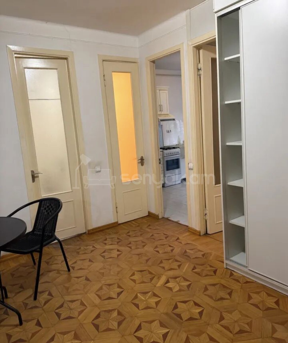 2 Սենյականոց Բնակարան Քարե Շենքում, 80քմ, 2/4 հարկ, Կոսմետիկ Վերանորոգված, Կահավորված
