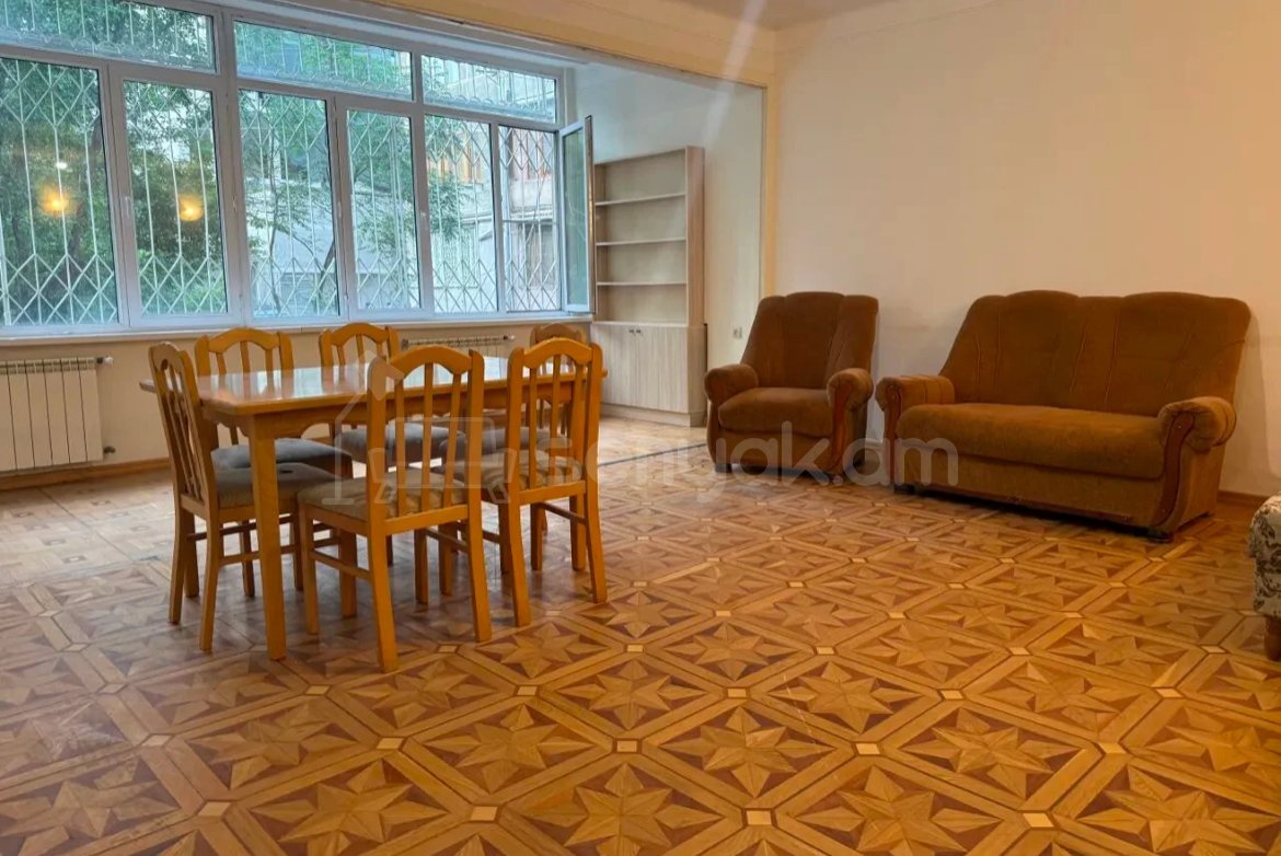 2 Սենյականոց Բնակարան Քարե Շենքում, 80քմ, 2/4 հարկ, Կոսմետիկ Վերանորոգված, Կահավորված