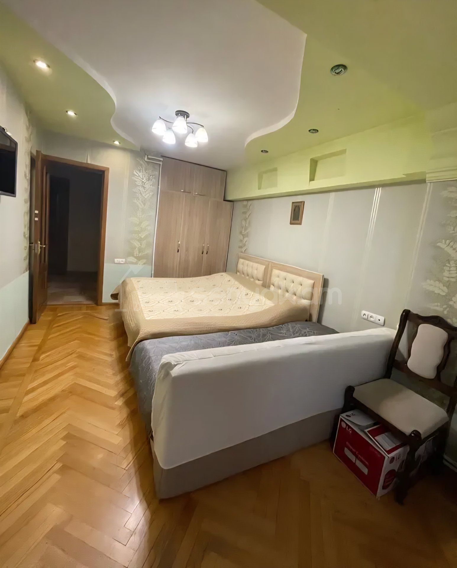 3 Սենյականոց Բնակարան Քարե Շենքում, 102քմ, 5/13 հարկ, Կապիտալ Վերանորոգված, Կահավորված