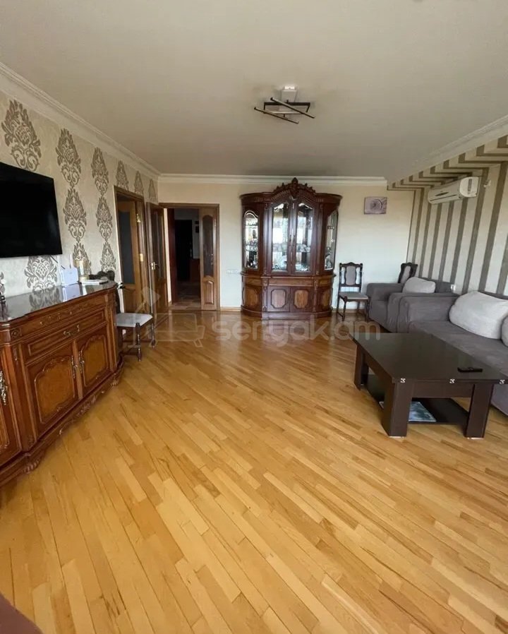 3 Սենյականոց Բնակարան Քարե Շենքում, 102քմ, 5/13 հարկ, Կապիտալ Վերանորոգված, Կահավորված