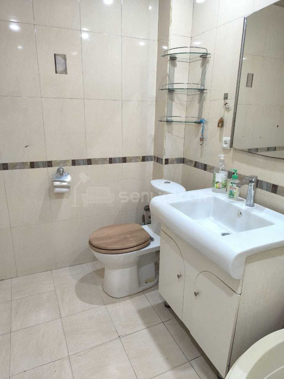 3 Սենյականոց Բնակարան Քարե Շենքում, 77քմ, 5/5 հարկ, Կապիտալ Վերանորոգված