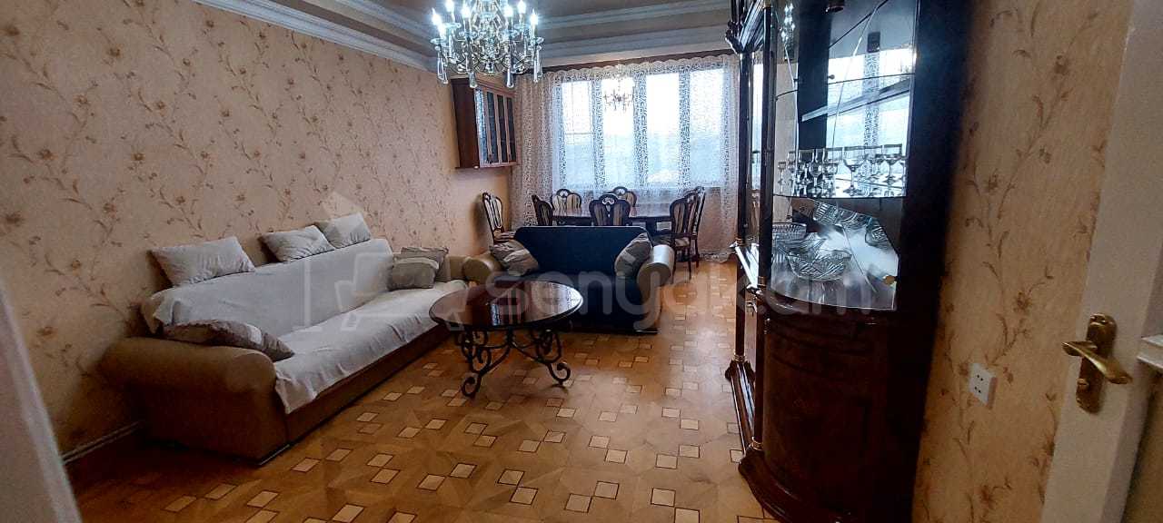 3 Սենյականոց Բնակարան Քարե Շենքում, 77քմ, 5/5 հարկ, Կապիտալ Վերանորոգված