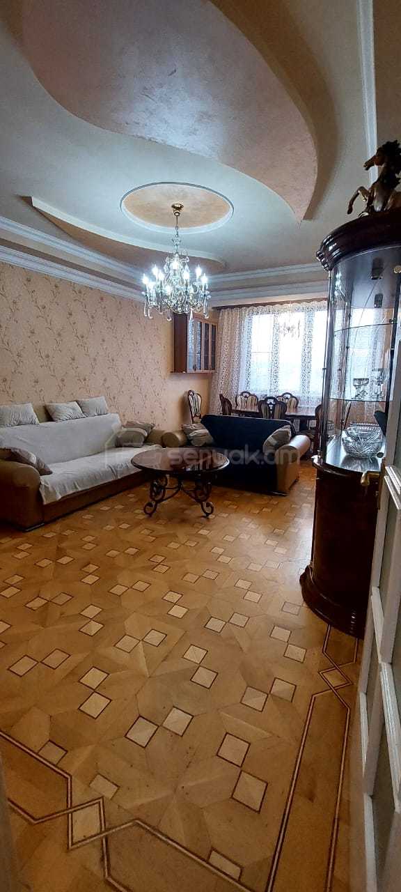 3 Սենյականոց Բնակարան Քարե Շենքում, 77քմ, 5/5 հարկ, Կապիտալ Վերանորոգված