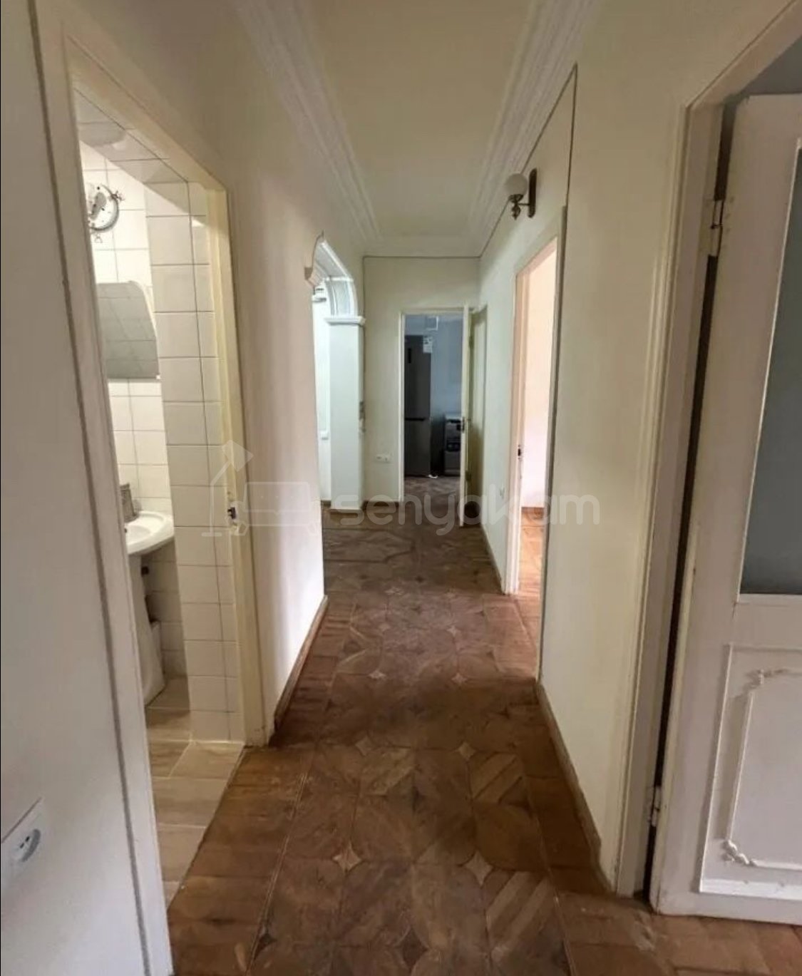 3 Սենյականոց Բնակարան, 97քմ, 4/9 հարկ, Նորմալ Վիճակում, Կահավորված