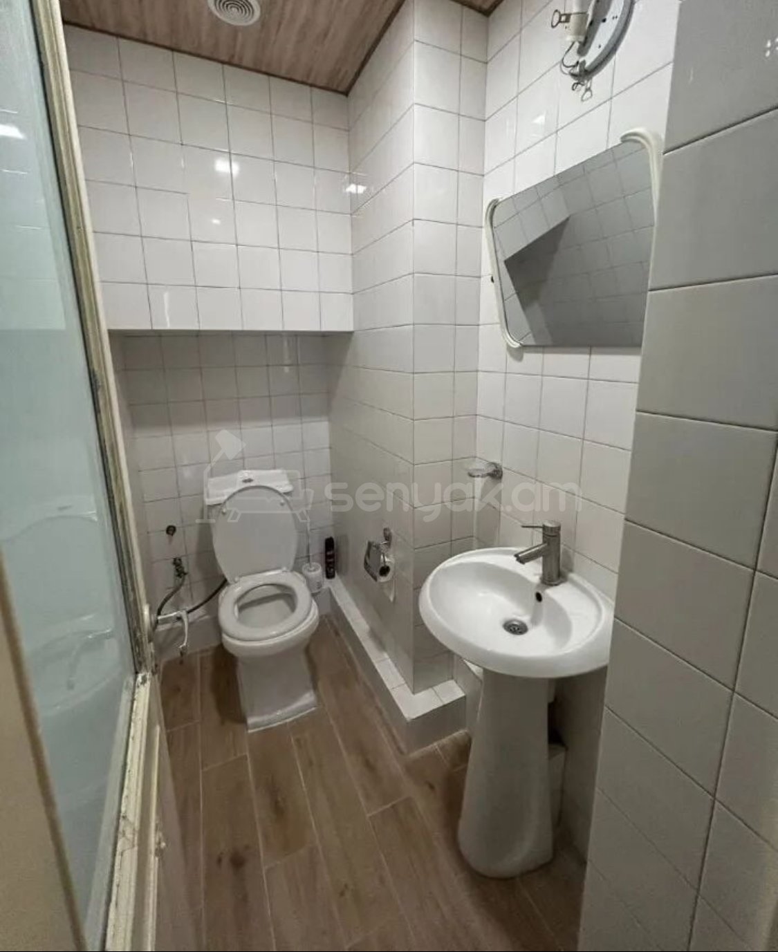 3 Սենյականոց Բնակարան, 97քմ, 4/9 հարկ, Նորմալ Վիճակում, Կահավորված
