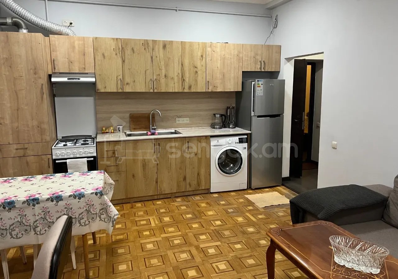 2 Սենյականոց Բնակարան Քարե Շենքում, 40քմ, 2/4 հարկ, Կապիտալ Վերանորոգված, Կահավորված