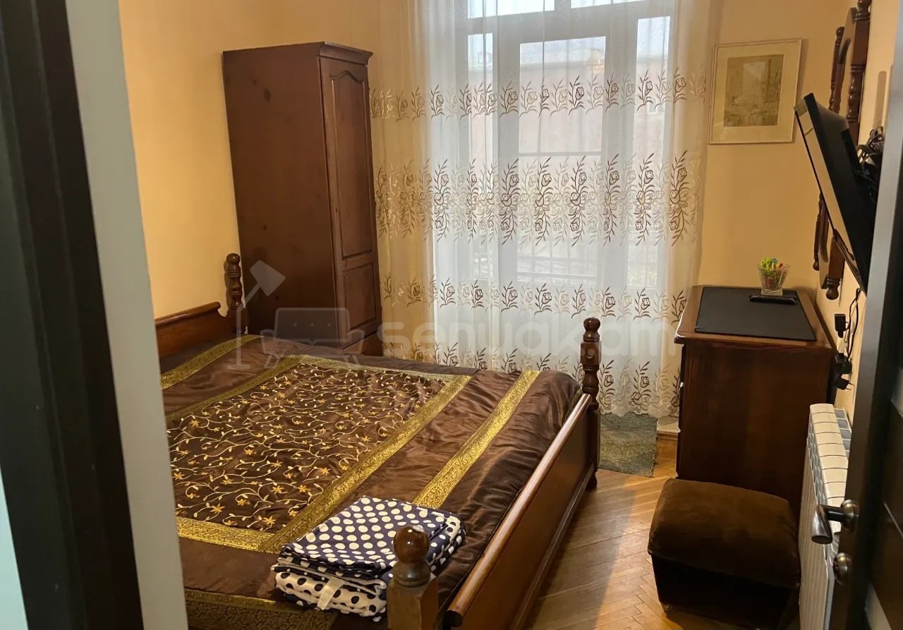 2 Սենյականոց Բնակարան Քարե Շենքում, 40քմ, 2/4 հարկ, Կապիտալ Վերանորոգված, Կահավորված