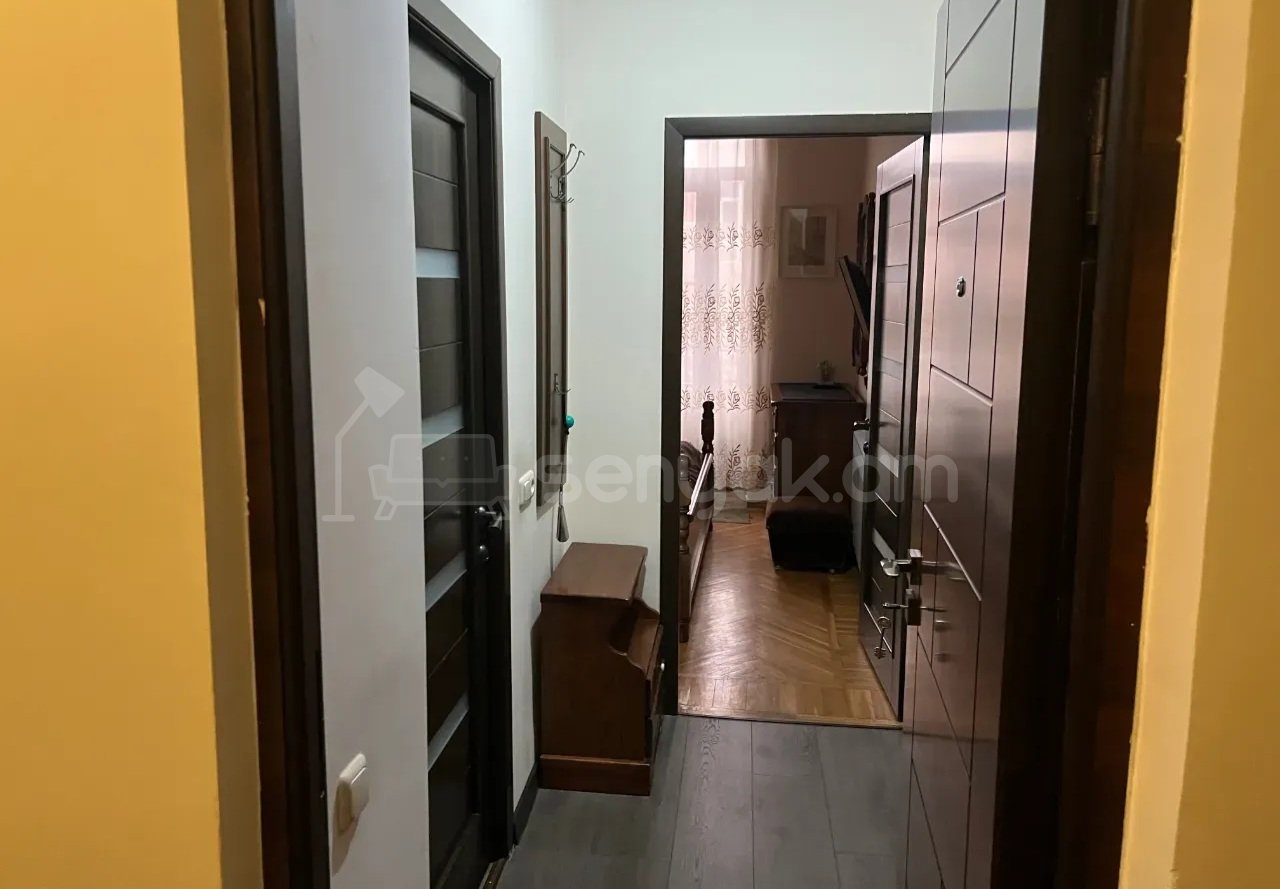 2 Սենյականոց Բնակարան Քարե Շենքում, 40քմ, 2/4 հարկ, Կապիտալ Վերանորոգված, Կահավորված