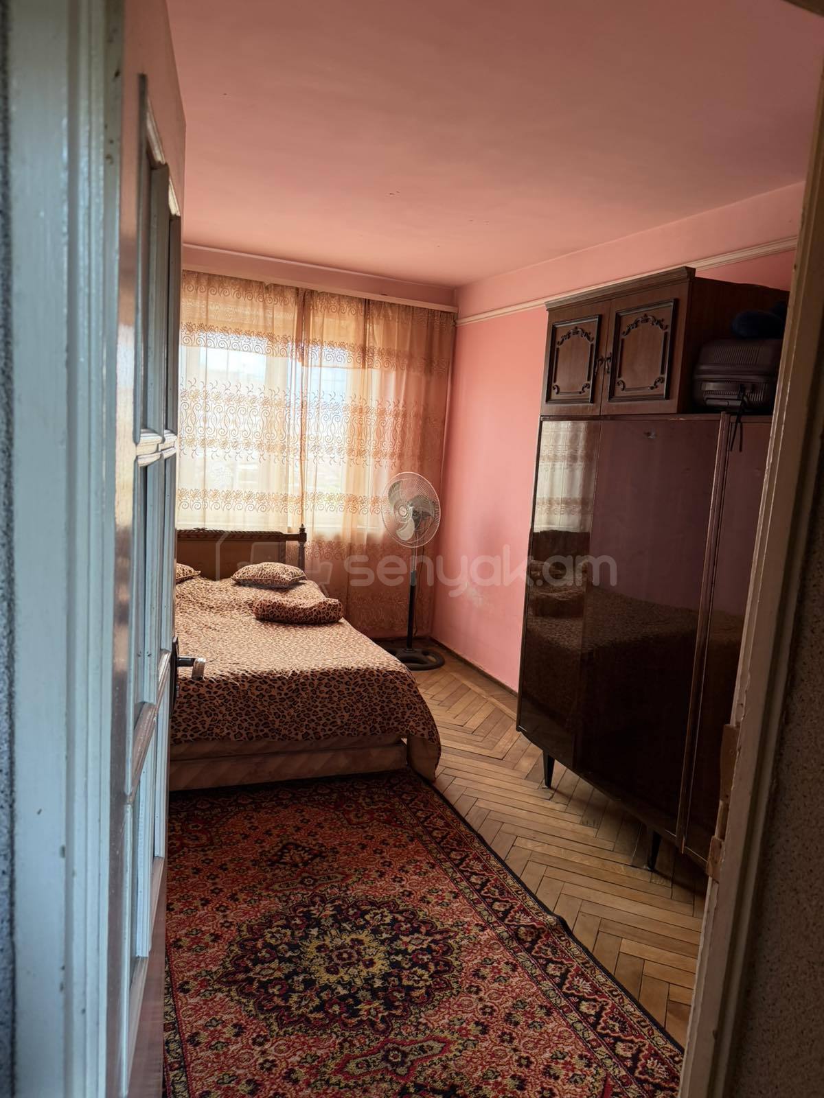 2 Սենյականոց Բնակարան Քարե Շենքում, 52քմ, 2/4 հարկ, Կոսմետիկ Վերանորոգված, Կահավորված, Արևկող