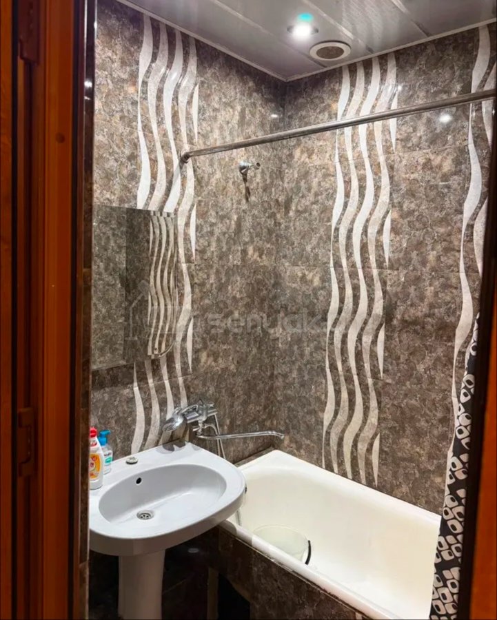 3 Սենյականոց Բնակարան, 60քմ, 6/9 հարկ, Նորմալ Վիճակում, Կահավորված, Արևկող